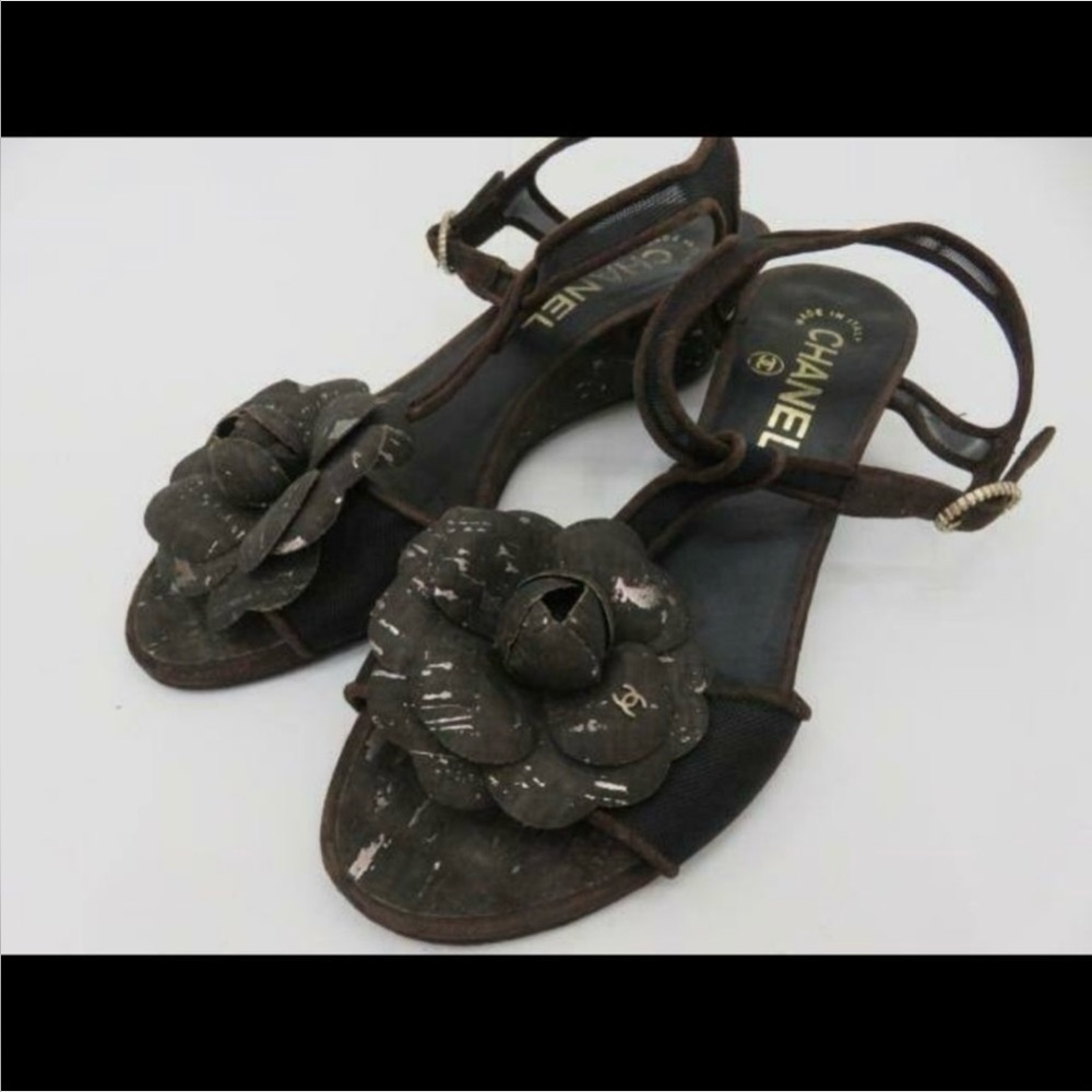 👠 Chanel Camellia Mesh Floral 'CC’ T Strap Sandals👠 - Picture 10 of 11